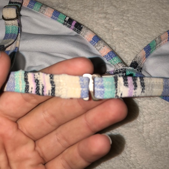 Billabong top - Picture 3 of 3